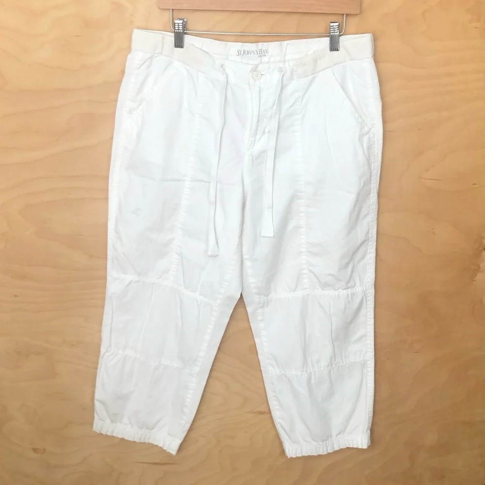 St. John's Bay White Drawstring Capri Pants Unisex Women Size 12.